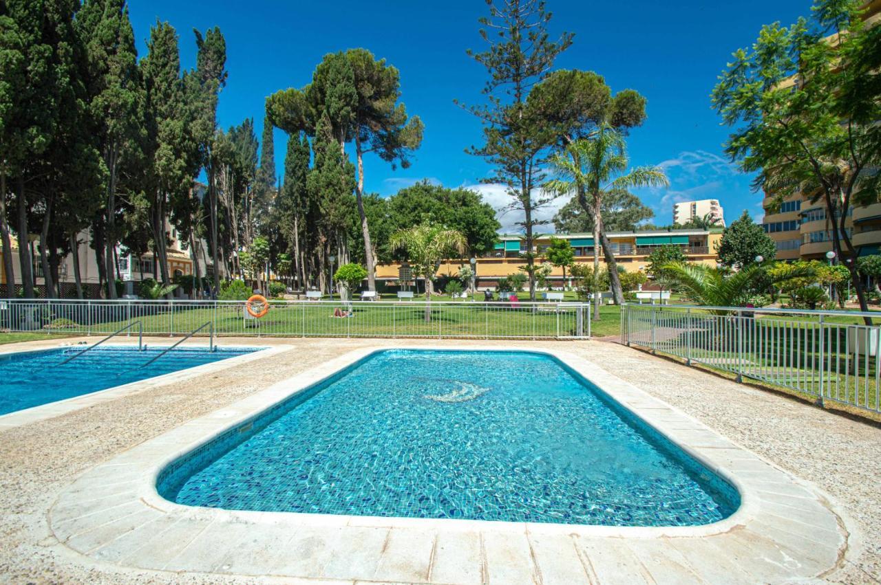 Ferienwohnung El Rocio En La Playa De Cariluela Torremolinos Exterior foto